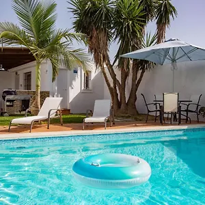  Villa Raices